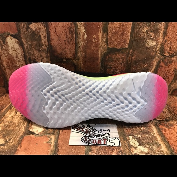 NEW Nike Epic React Flyknit 2 Be True Black Pink - Picture 7 of 7